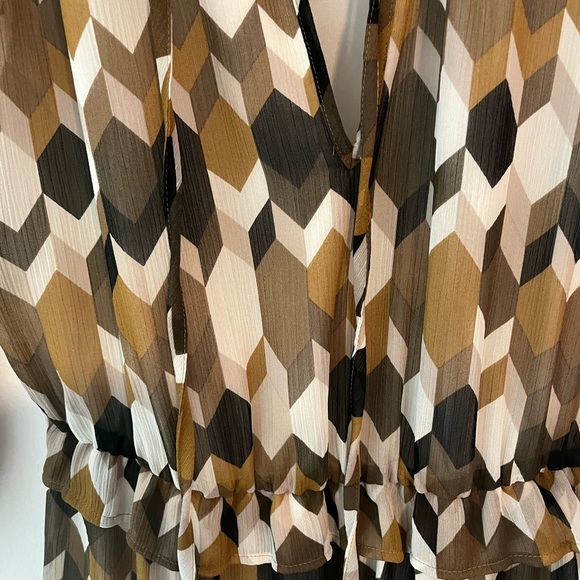 Banana Republic Maxi Dress with gold geometric pattern - Picture 3 of 8